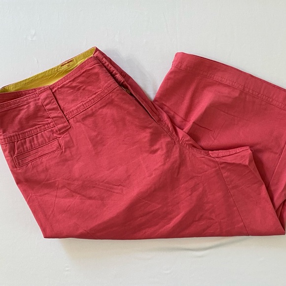 Avenue Pants - Avenue Signature Chino Bermuda Shorts - coral color - size 18